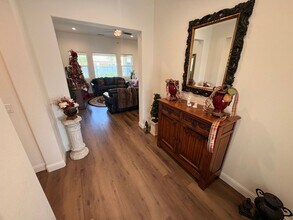 3042 N Hall St in Visalia, CA - Building Photo - Building Photo