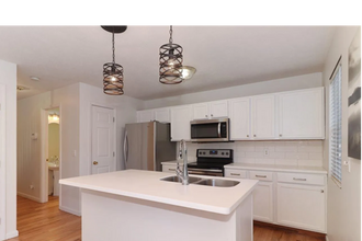 208 Parktrail Rd in Normal, IL - Building Photo - Building Photo