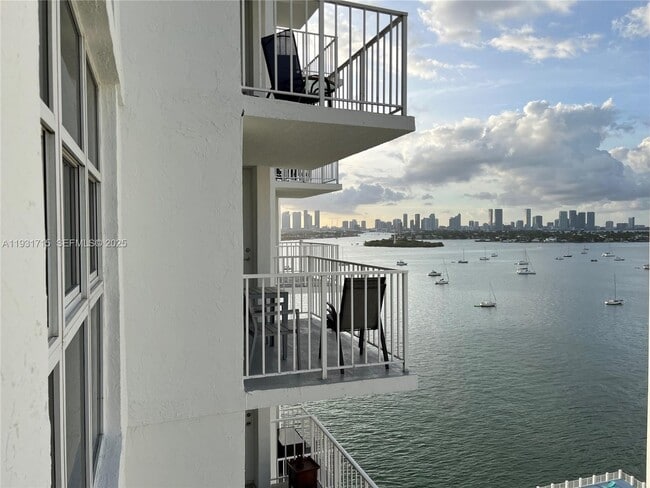 1228 West Ave in Miami Beach, FL - Building Photo - Building Photo
