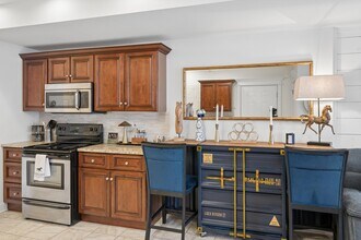 425 Broadway in Saratoga Springs, NY - Foto de edificio - Building Photo