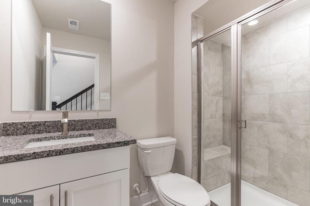 8039 Blue Stream Dr in Elkridge, MD - Building Photo