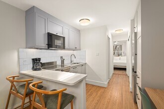 136 E 92nd St in New York, NY - Building Photo - Building Photo