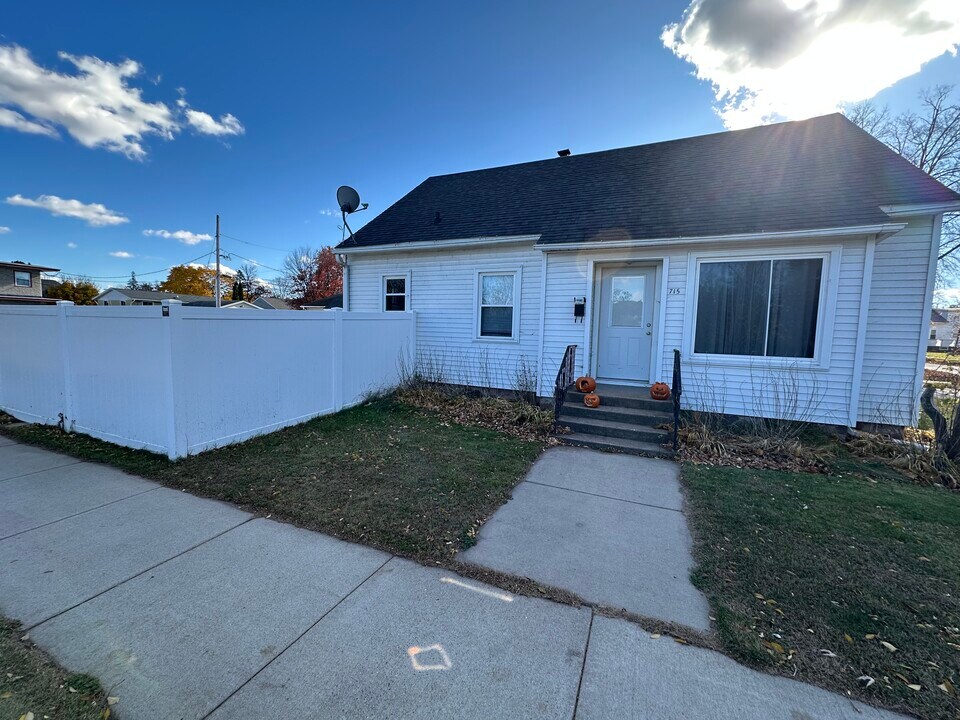 715 W Thomas St in Wausau, WI - Building Photo