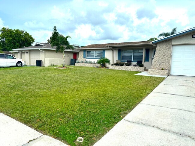 5714 Chipper Dr in New Port Richey, FL - Building Photo - Building Photo