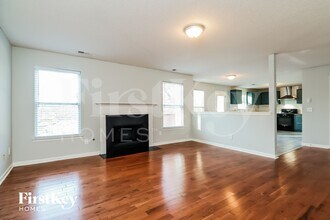 613 Pipkin Dr in Mcdonough, GA - Foto de edificio - Building Photo