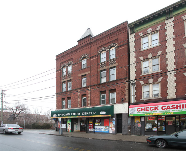 622-626 S Main St in Waterbury, CT - Building Photo - Building Photo