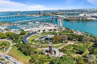 50 Biscayne Blvd in Miami, FL - Building Photo - Building Photo