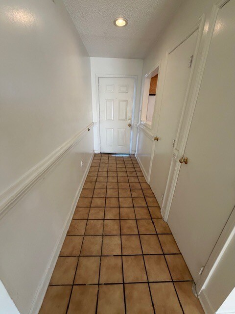 2522 Avent Ferry Rd in Raleigh, NC - Foto de edificio - Building Photo