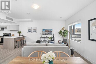 100 Manett Crescent in Brampton, ON - Building Photo - Building Photo