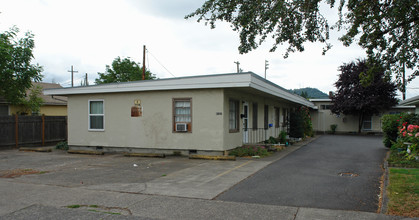 1101 J St in Springfield, OR - Building Photo - Building Photo