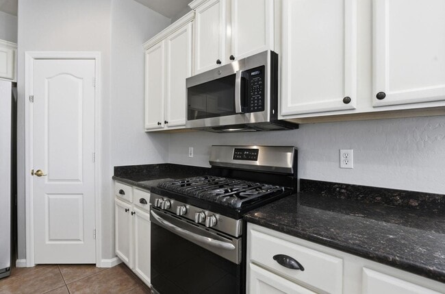 3565 E Vaughn Ct in Gilbert, AZ - Building Photo - Building Photo