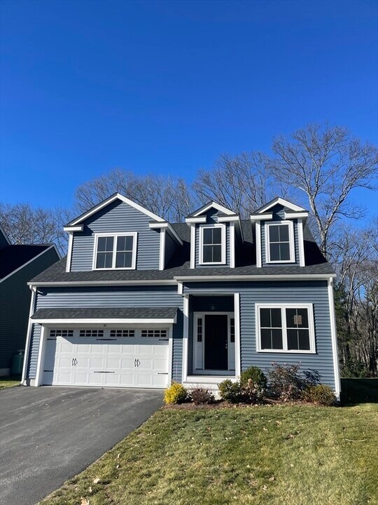 27 Kodiak Ln in Milford, MA - Building Photo