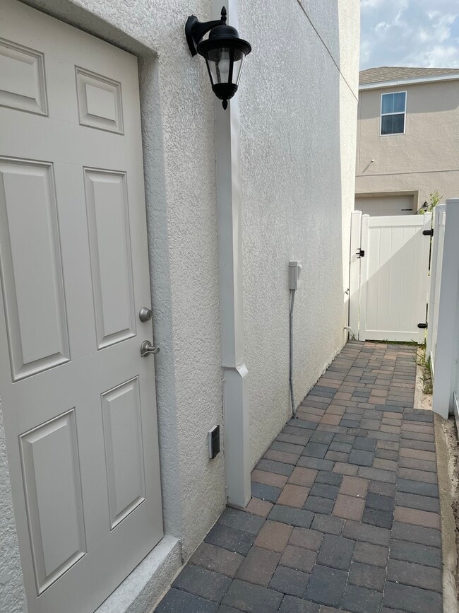 16036 Micelli Dr, Unit Apartment with Garage in Winter Garden, FL - Foto de edificio - Building Photo