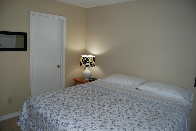 10200 Belle Rive Blvd, Unit 17 in Jacksonville, FL - Building Photo - Building Photo