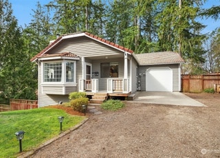 27225 208th Ave SE in Maple Valley, WA - Building Photo