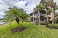 13901 Avon Park Cir in Ft. Myers, FL - Foto de edificio - Building Photo