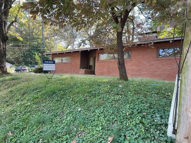 property at 668 Simpson St