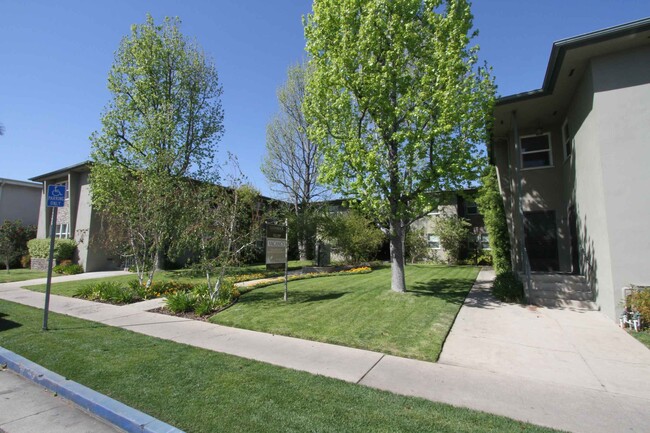 Glenrock Gardens in Los Angeles, CA - Foto de edificio - Building Photo