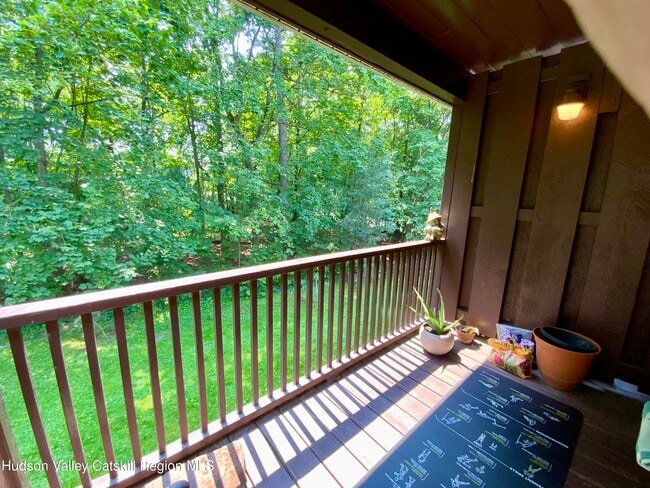 2 Huguenot St in New Paltz, NY - Building Photo - Building Photo