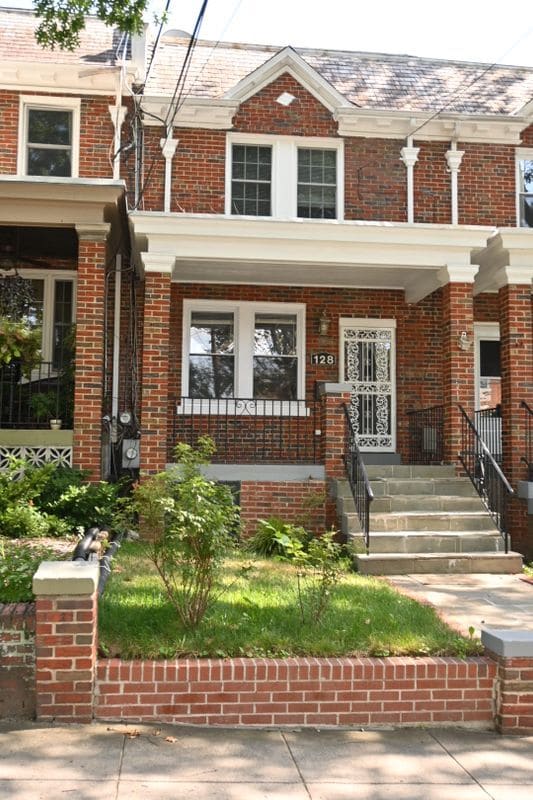 property at 128 Longfellow St NW