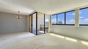 1571 Piikoi St in Honolulu, HI - Building Photo