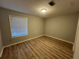 516 Lorenz Blvd, Unit C in Jackson, MS - Building Photo
