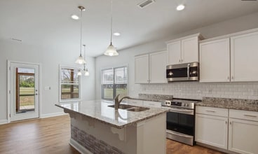 112 Boomer St in Benson, NC - Foto de edificio - Building Photo