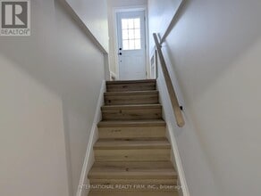 198 Cherrywood Dr in Newmarket, ON - Building Photo - Building Photo