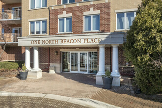 One North Beacon Place in La Grange, IL - Building Photo - Building Photo