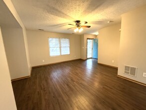 7127 Black Mountain Dr in Louisville, KY - Building Photo - Building Photo