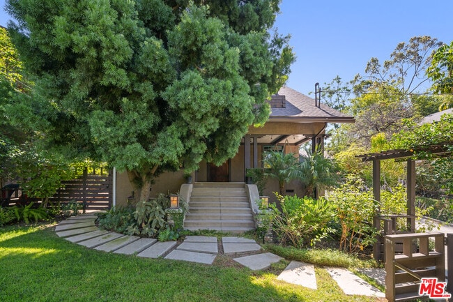 1650 Maltman Ave in Los Angeles, CA - Building Photo - Building Photo