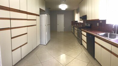 2038 Alton Rd in Miami Beach, FL - Building Photo - Building Photo