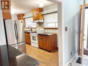 6427 Burdette Dr in Niagara Falls, ON - Building Photo - Building Photo