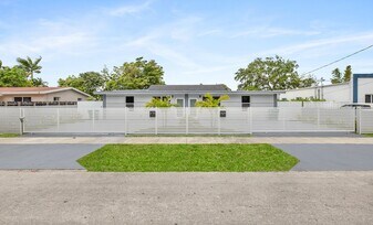 2433 NW 97th St, Unit 2433 in Miami, FL - Building Photo