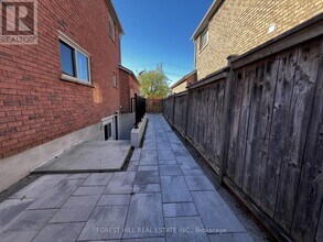 181 Johnson St in Barrie, ON - Building Photo - Building Photo