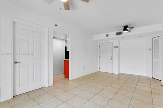 2415 NW 16th St Rd in Miami, FL - Building Photo - Building Photo