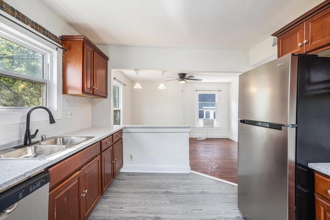 property at 3916 Warwick Blvd