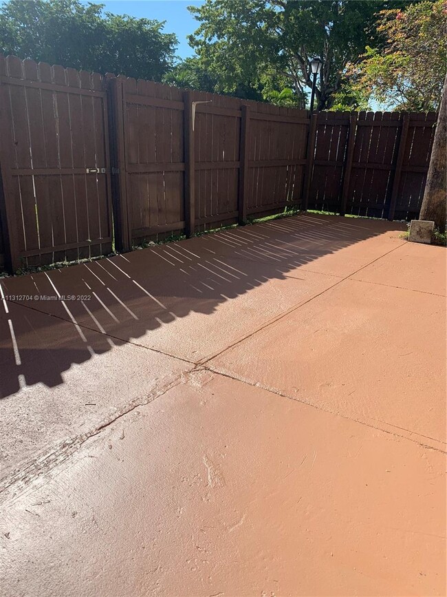 8307 SW 142nd Ave-Unit -F108 in Miami, FL - Foto de edificio - Building Photo