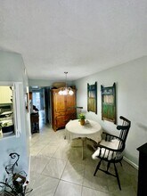 271 Chatham N in West Palm Beach, FL - Building Photo - Building Photo