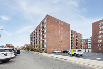 The Beach House in Long Beach, NY - Building Photo - Building Photo