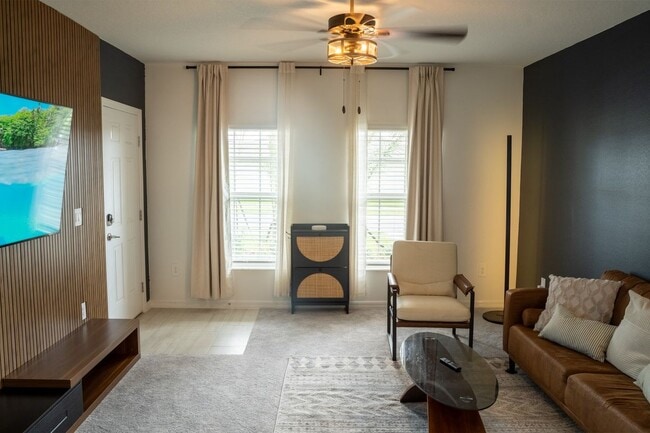 13134 Pearl White Ave in Balm, FL - Building Photo - Building Photo
