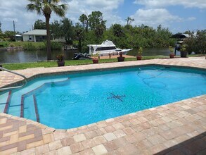 17026 Edgewater Dr in Port Charlotte, FL - Building Photo - Building Photo