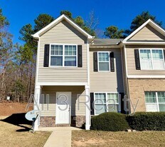 2304 Bigwood Trail in College Park, GA - Building Photo