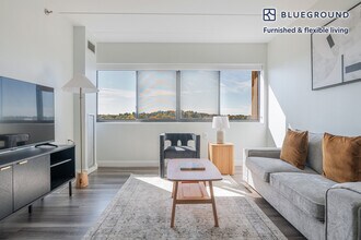 1925 Commonwealth Ave in Boston, MA - Foto de edificio - Building Photo