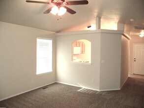 600 S Queens Dr in Nampa, ID - Foto de edificio - Building Photo