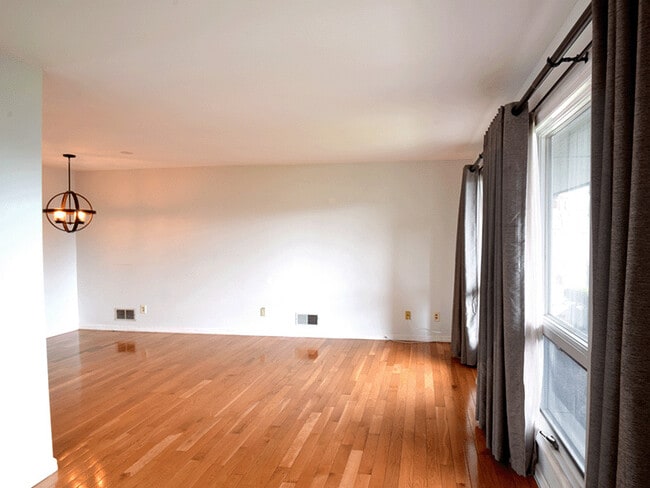 204 Passaic Ave in Belleville, NJ - Building Photo - Building Photo