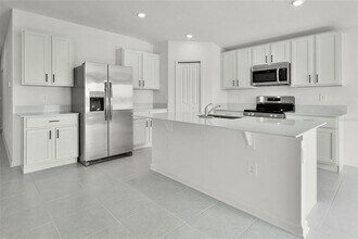 2723 PIONEER Trl in Eagle Lake, FL - Building Photo - Building Photo