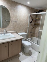 13700 SW 62nd St in Miami, FL - Building Photo - Building Photo