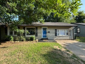 1108 W Apache St in Norman, OK - Building Photo