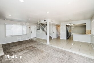 5642 Clydesdale St in Las Vegas, NV - Building Photo - Building Photo